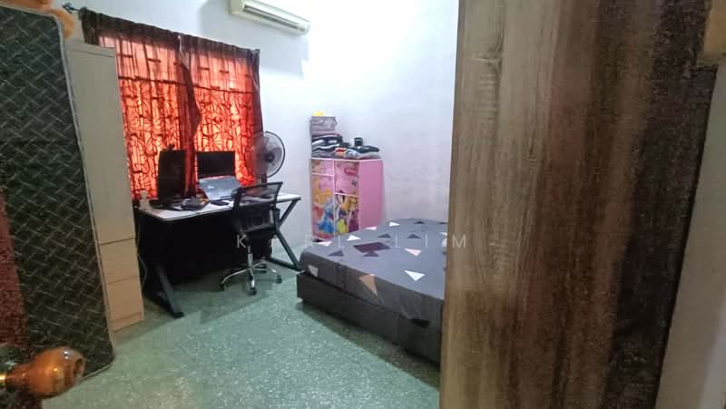 Rumah Teres 1.5 Tingkat untuk Dijual di Taman Melodies (Johor Bahru) - Karl Lim - Bedroom - PropertyGuru.com.my