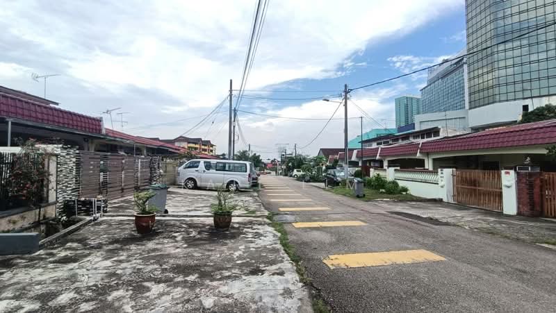 Rumah Teres 1.5 Tingkat untuk Dijual di Taman Melodies (Johor Bahru) - Karl Lim - Exterior - PropertyGuru.com.my