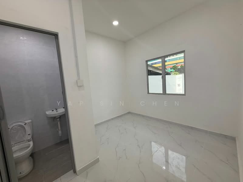 1-storey Terraced House for Sale in Taman Abad (Johor Bahru) - Yap Sin Chen - Bathroom - PropertyGuru.com.my