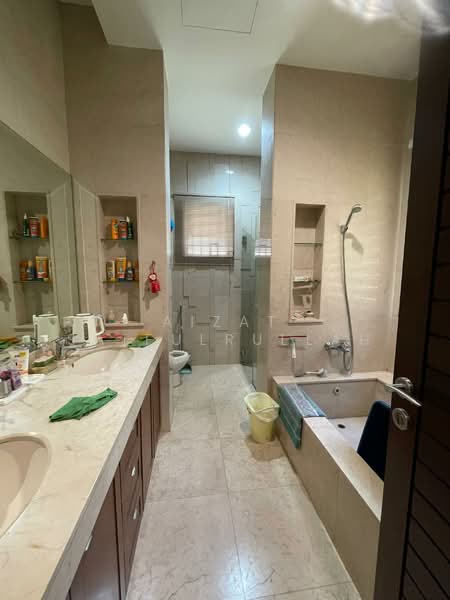Bungalow for Sale in Kayangan Heights (Shah Alam) - Aizat Saifulrullah - Bathroom - PropertyGuru.com.my