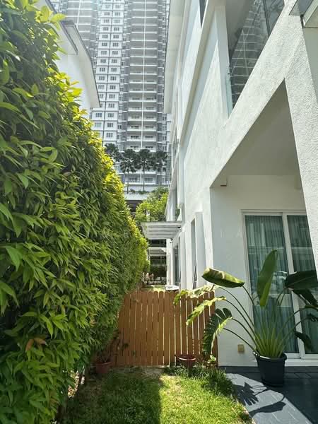 3-storey Terraced House for Sale in Segambut (Kuala Lumpur) - Viven Chia - Exterior - PropertyGuru.com.my