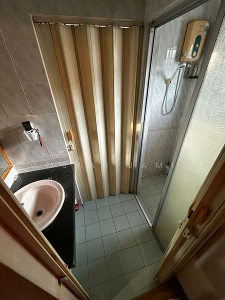 Rumah Teres 2 Tingkat untuk Dijual di Shah Alam (Selangor) - Amsyar Jamil - Bathroom - PropertyGuru.com.my
