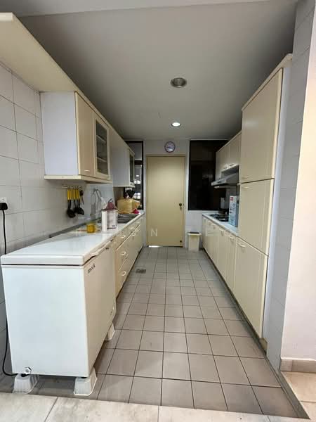 Condominium for Sale at Aloha Tower Condominium - Robin Teo - Kitchen - PropertyGuru.com.my