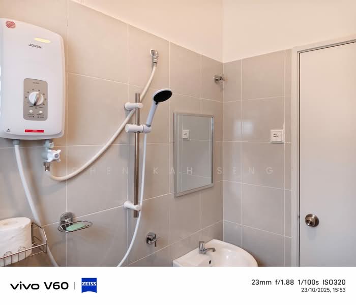 Terraced House for Sale in Taman Sengkang (Pasir Panjang) - Chen Kah Seng - Bathroom - PropertyGuru.com.my