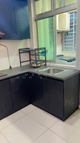 Servis Apartment untuk Disewa di Larkin Heights - Mandy Goh Siew Li - Kitchen - PropertyGuru.com.my
