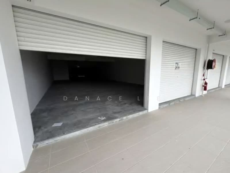 Shop / Office for Rent in Setia Alam (Selangor) - Danace Lee - Car Park - PropertyGuru.com.my