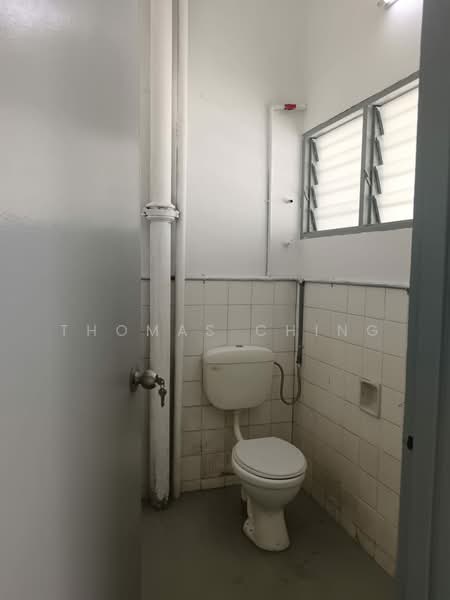 Rumah Teres 1 Tingkat untuk Disewa di Taman Shanghai (Jalan Klang Lama (Old Klang Road)) - Thomas Ching - Bathroom - PropertyGuru.com.my