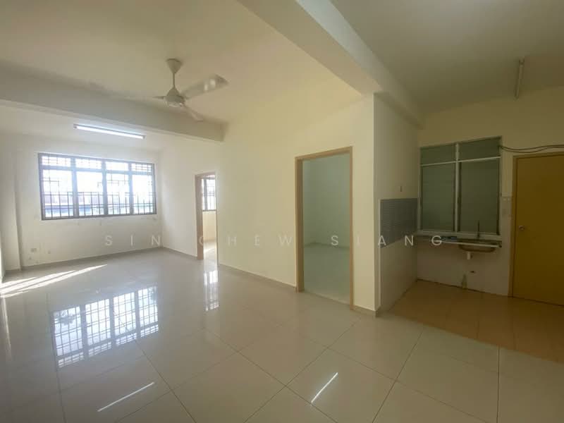 Apartment for Rent at Taman Ehsan Jaya - Sin Chew Siang - Living Room - PropertyGuru.com.my