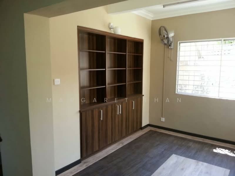 Rumah Banglo untuk Dijual di Kampung Tunku (Petaling Jaya) - Margaret Than - Study - PropertyGuru.com.my