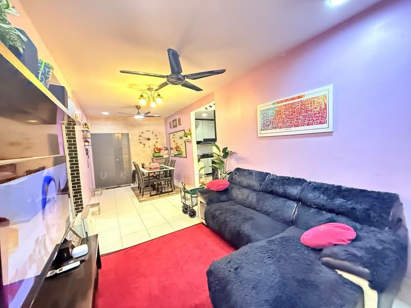 Pangsapuri untuk Dijual di Residensi Laguna Biru 2 - Syukor Hartanah - Living Room - PropertyGuru.com.my