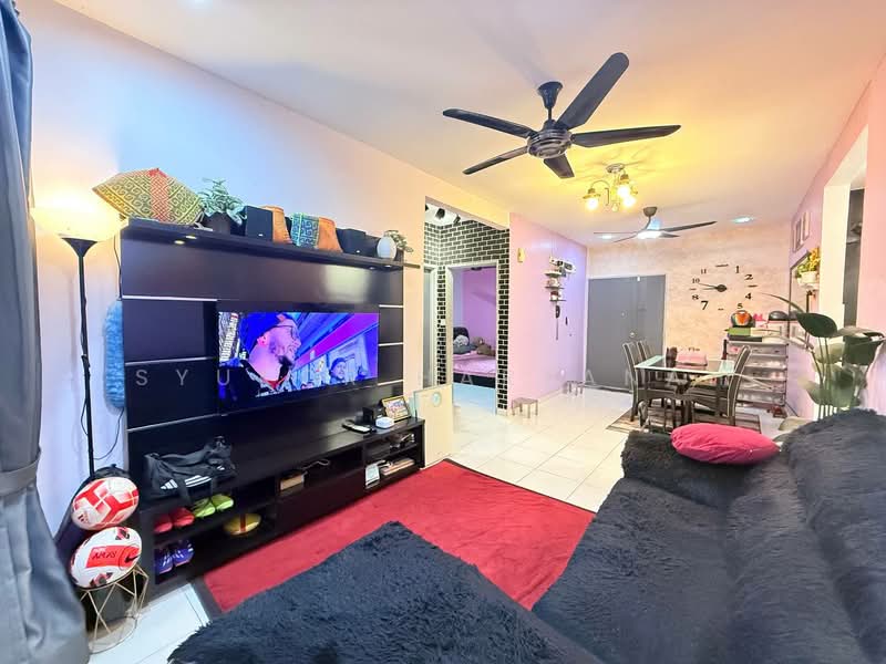 Pangsapuri untuk Dijual di Residensi Laguna Biru 2 - Syukor Hartanah - Living Room - PropertyGuru.com.my