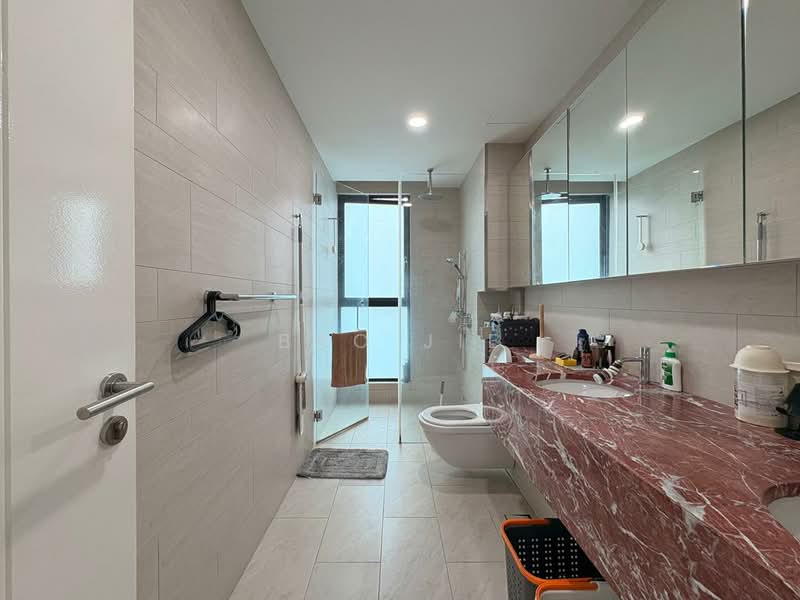 Kondominium untuk Dijual di One Central Park - Bao Jie - Bathroom - PropertyGuru.com.my