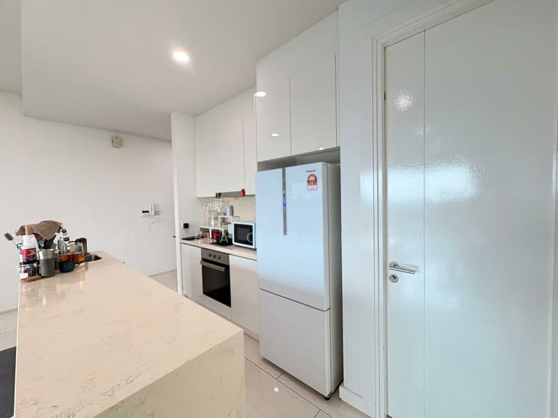 Kondominium untuk Dijual di One Central Park - Bao Jie - Kitchen - PropertyGuru.com.my