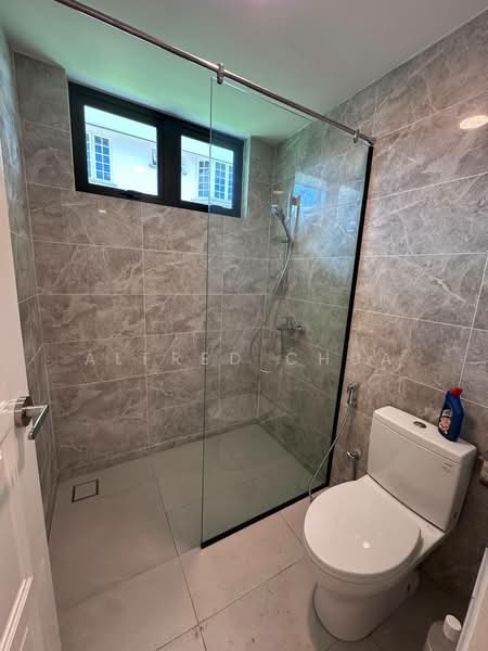 Semi-Detached House for Sale in Green Heights (Kuching) - Alfred Chua - Bathroom - PropertyGuru.com.my