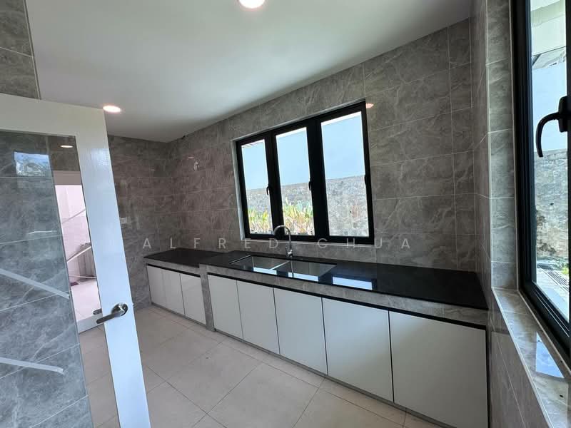 Semi-Detached House for Sale in Green Heights (Kuching) - Alfred Chua - Kitchen - PropertyGuru.com.my