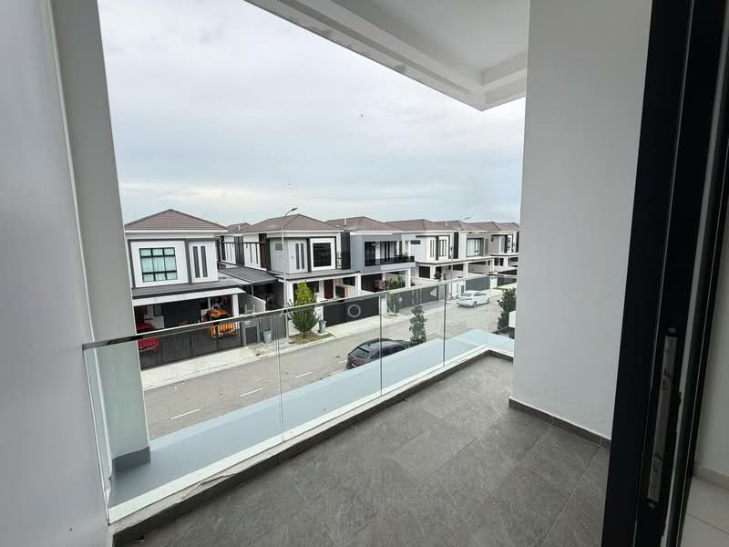 Cluster House for Sale in Austin Crest (Johor Bahru) - Sharon Ng - Exterior - PropertyGuru.com.my