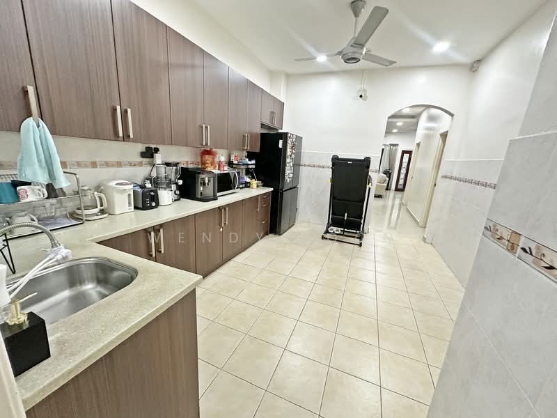 Rumah Teres untuk Dijual di Bandar Kinrara Seksyen 1 (Bandar Kinrara) - Wendy Boon - Kitchen - PropertyGuru.com.my