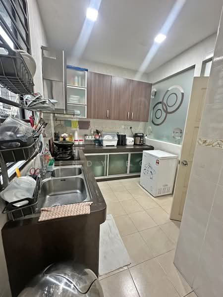 Rumah Teres untuk Dijual di Bandar Kinrara Seksyen 1 (Bandar Kinrara) - Wendy Boon - Kitchen - PropertyGuru.com.my
