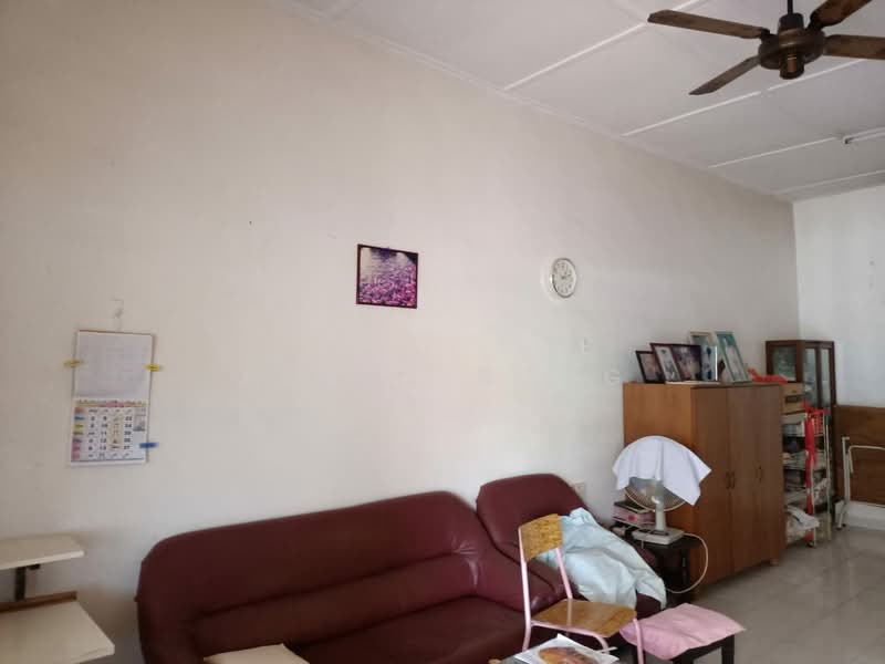 1-storey Terraced House for Sale in Kota Tinggi (Johor) - James Bong - Living Room - PropertyGuru.com.my