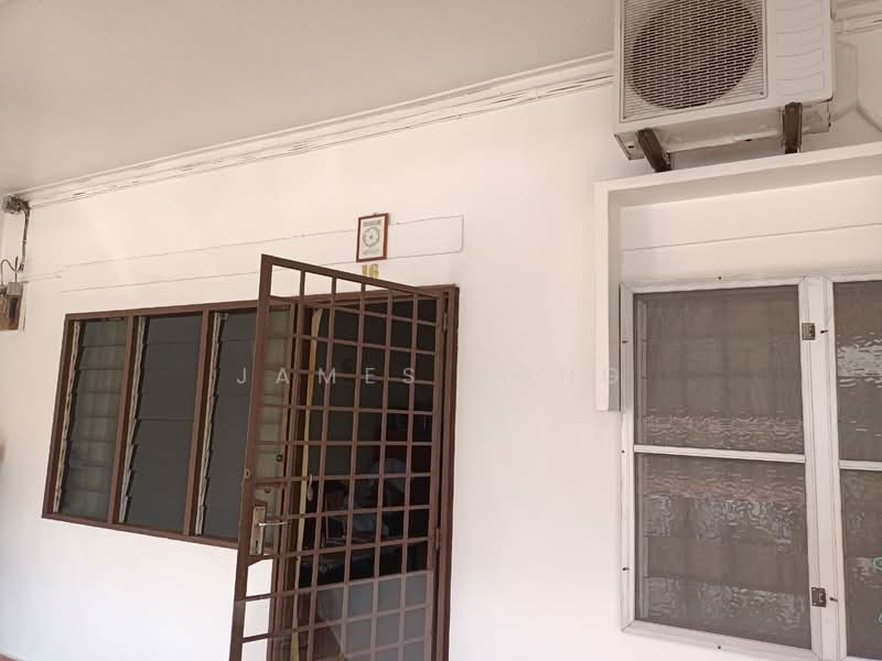 1-storey Terraced House for Sale in Kota Tinggi (Johor) - James Bong - Entrance - PropertyGuru.com.my