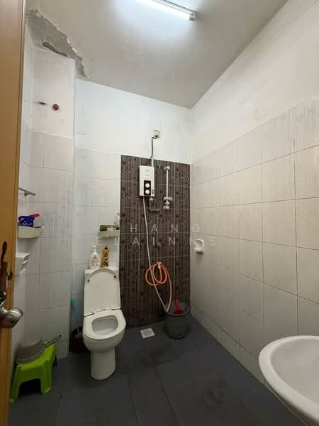 Rumah Teres 2 Tingkat untuk Dijual di Taman Mutiara Rini (Skudai) - Phang Elainne - Bathroom - PropertyGuru.com.my