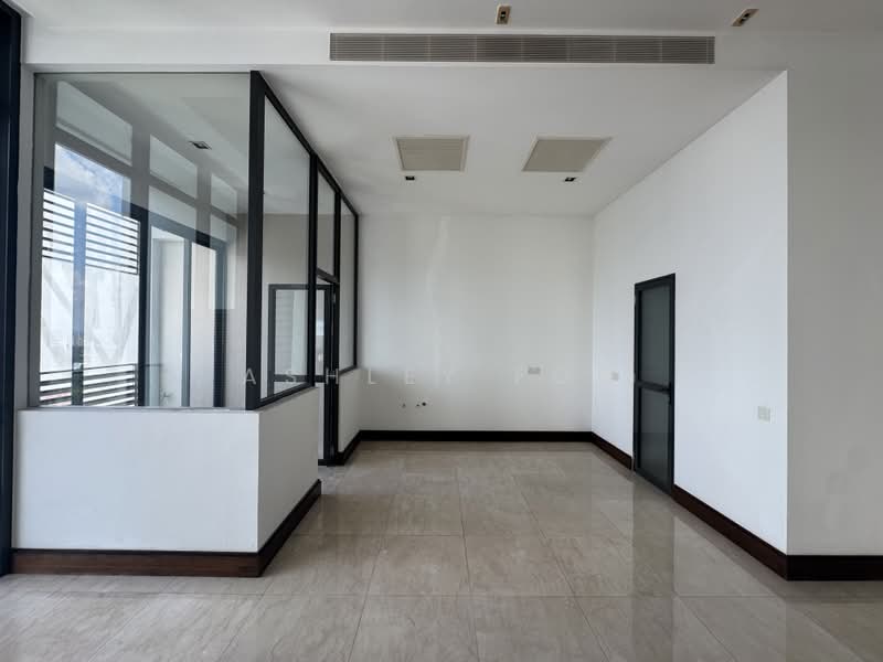 Kediaman Servis untuk Disewa di Ken Bangsar - Ashley Foo - Kitchen (Left) & Maid's Room (Right) - PropertyGuru.com.my