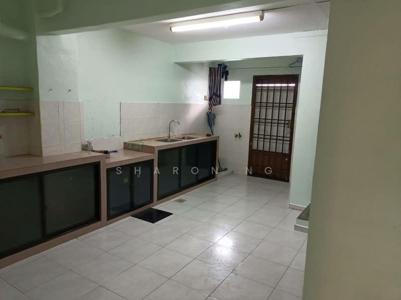 Bungalow for Sale in Taman Stulang Laut (Johor Bahru) - Sharon Ng - Kitchen - PropertyGuru.com.my