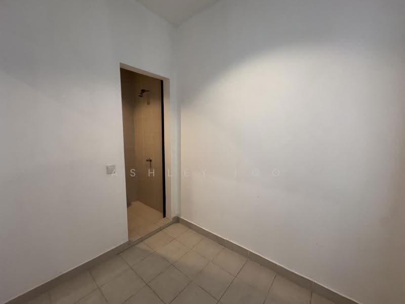 Kediaman Servis untuk Disewa di Ken Bangsar - Ashley Foo - Maid's Bedroom (+1) (Direct to Kitchen) - PropertyGuru.com.my