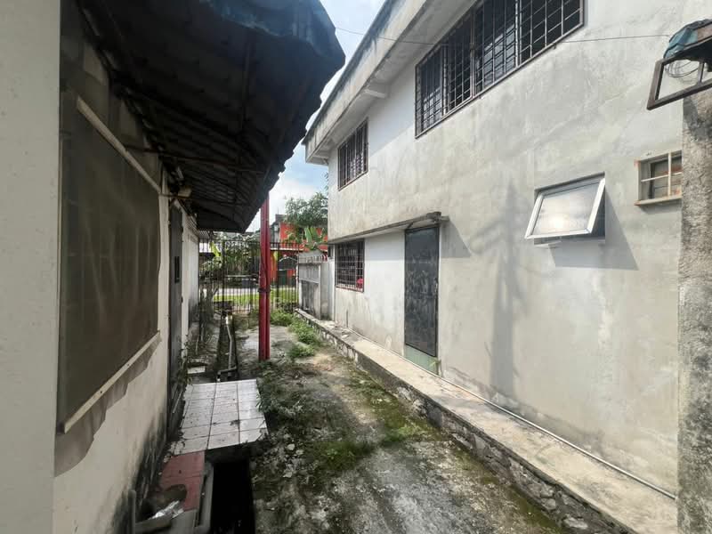 Rumah Teres 2 Tingkat untuk Dijual di Balakong (Cheras) - Melvin . - Exterior - PropertyGuru.com.my