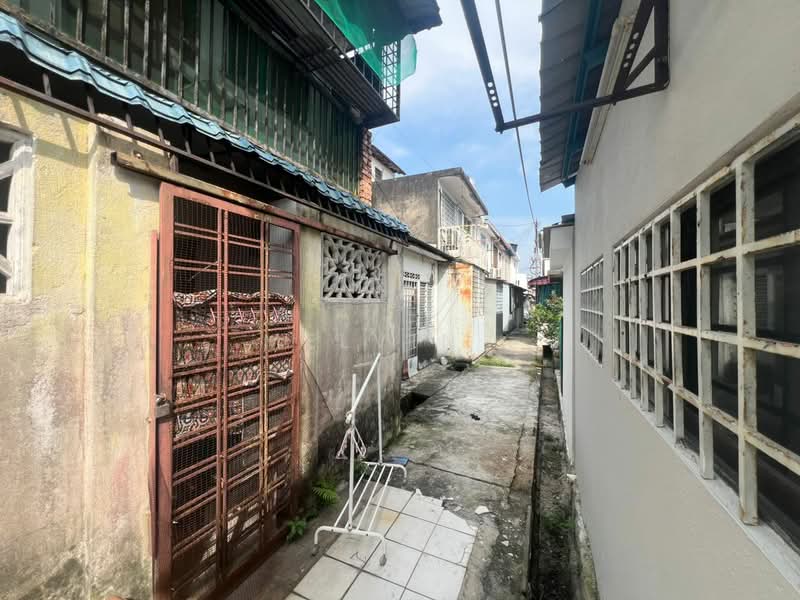 Rumah Teres 2 Tingkat untuk Dijual di Balakong (Cheras) - Melvin . - Exterior - PropertyGuru.com.my