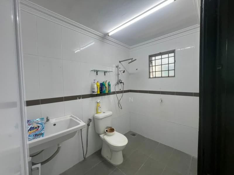 Rumah Teres 2 Tingkat untuk Dijual di Balakong (Cheras) - Melvin . - Bathroom - PropertyGuru.com.my