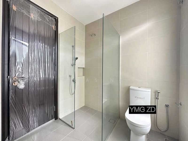 3-storey Terraced House for Sale in Duta Villa (Setia Alam) - Lucas Ng - Bathroom - PropertyGuru.com.my
