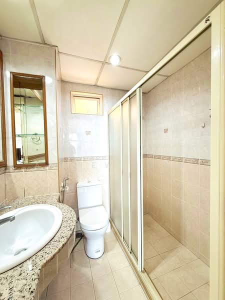 Condominium for Rent at Gold Coast Resort Condominium - Andrew Chow - Bathroom - PropertyGuru.com.my