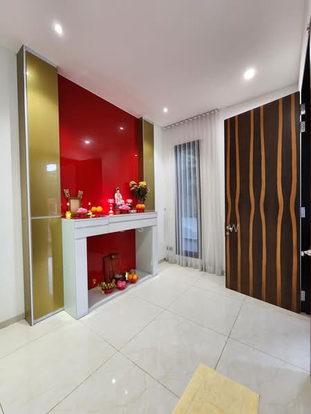 Bungalow for Sale in Seri Kembangan (Selangor) - Teresa Law - PropertyGuru.com.my