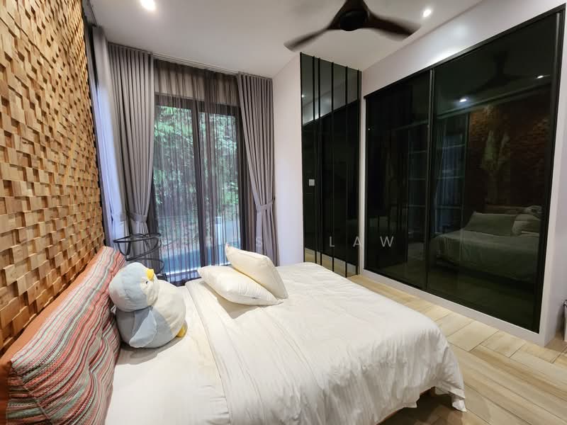 Bungalow for Sale in Seri Kembangan (Selangor) - Teresa Law - PropertyGuru.com.my