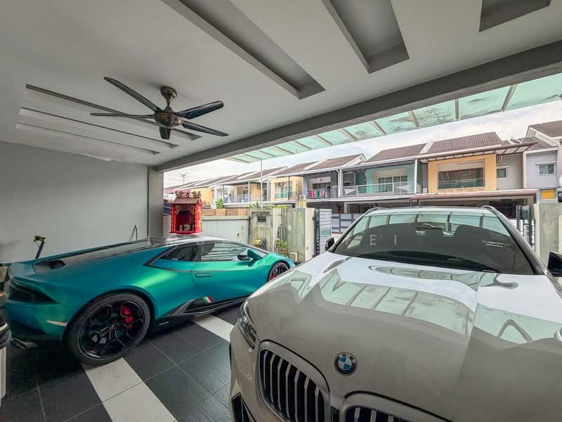 2.5-storey Terraced House for Sale in Taman Suria Tropika (Seri Kembangan) - Iqbal Rafei - Car Park - PropertyGuru.com.my