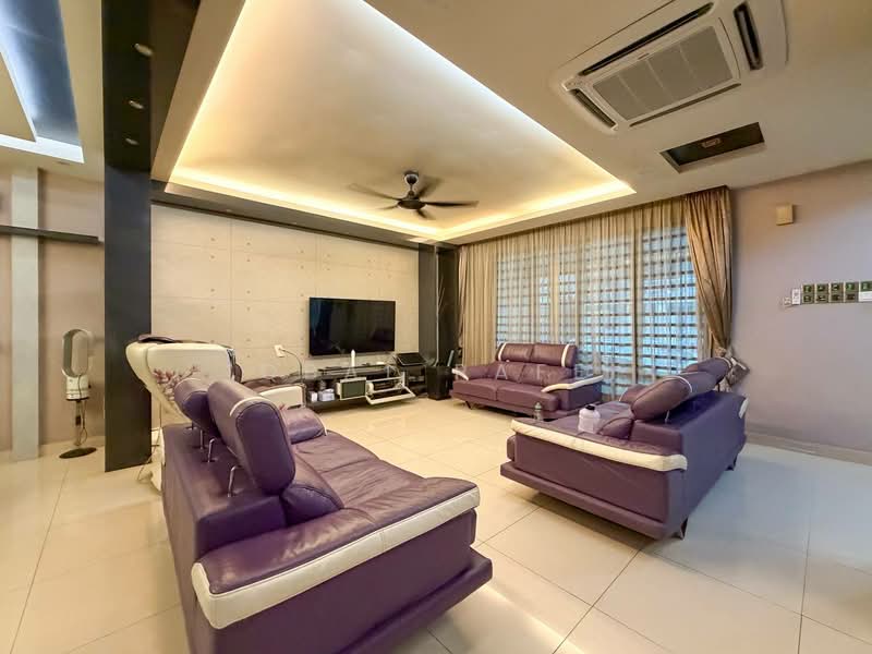 2.5-storey Terraced House for Sale in Taman Suria Tropika (Seri Kembangan) - Iqbal Rafei - Living Room - PropertyGuru.com.my
