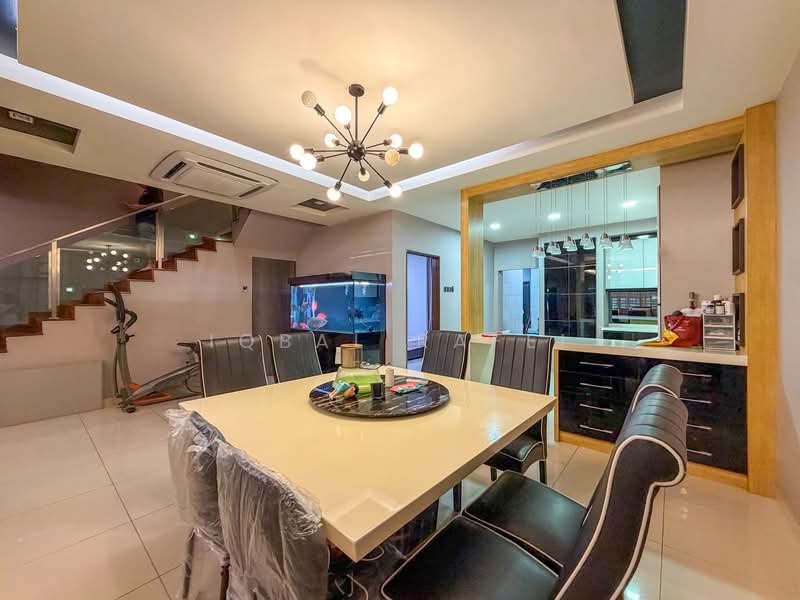2.5-storey Terraced House for Sale in Taman Suria Tropika (Seri Kembangan) - Iqbal Rafei - Dining Room - PropertyGuru.com.my