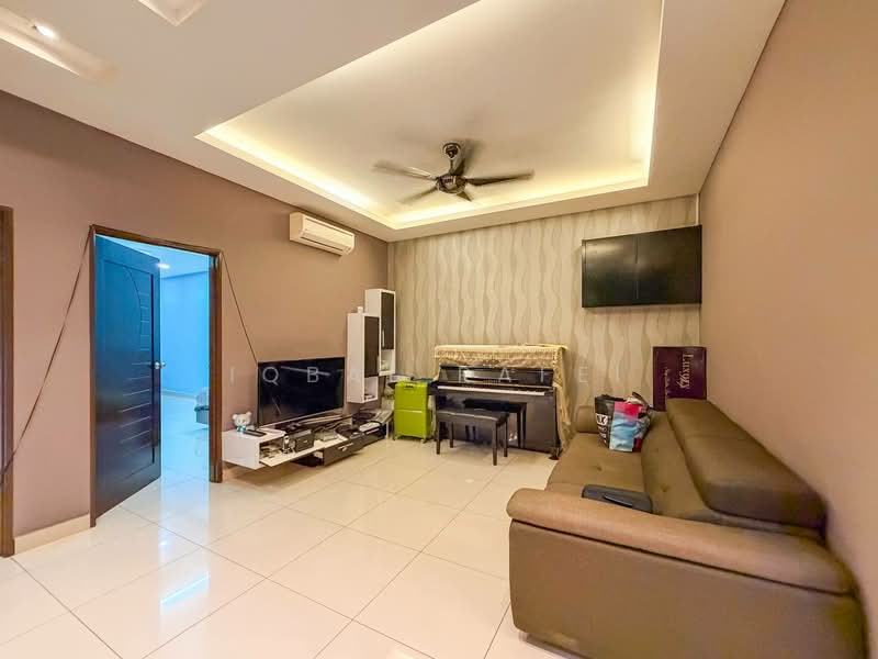 2.5-storey Terraced House for Sale in Taman Suria Tropika (Seri Kembangan) - Iqbal Rafei - Living Room - PropertyGuru.com.my