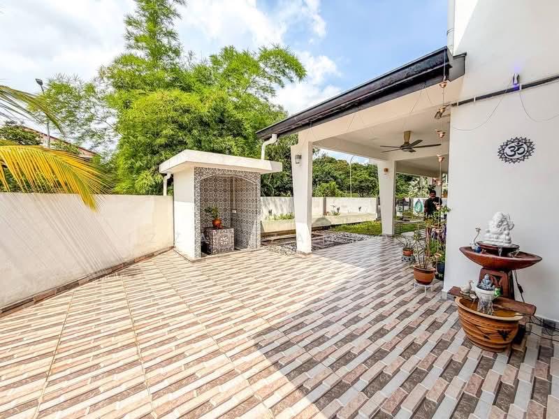 2-storey Terraced House for Sale in Putra Heights (Subang Jaya) - Izzat Zamros - Exterior - PropertyGuru.com.my