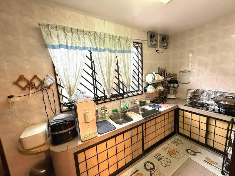 2-storey Terraced House for Sale in Taman Universiti (Skudai) - Sharon Ng - Kitchen - PropertyGuru.com.my