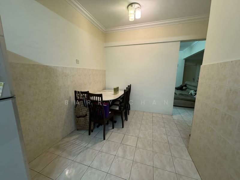 2-storey Terraced House for Sale in Taman Tasik Puchong (Puchong) - BARRY CHAN - Dining Room - PropertyGuru.com.my