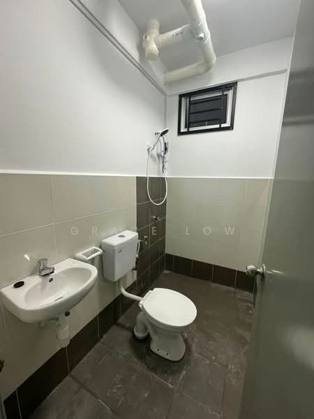 Rumah Flat untuk Disewa di PANGSAPURI CENDERA 1 - Grace Low - Bathroom - PropertyGuru.com.my