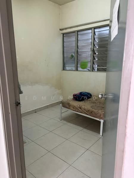 Pangsapuri untuk Dijual di Suria Permai - Edmund Goh - Bedroom - PropertyGuru.com.my