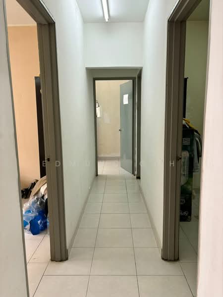 Pangsapuri untuk Dijual di Suria Permai - Edmund Goh - Corridor - PropertyGuru.com.my
