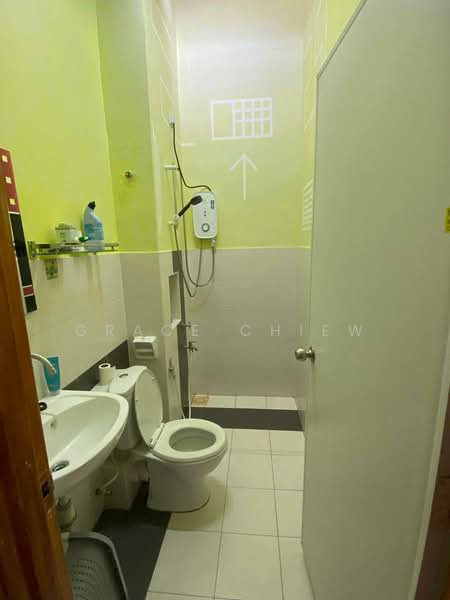 Rumah Teres 2 Tingkat untuk Disewa di Setia Tropika (Johor Bahru) - Grace Chiew - Bathroom - PropertyGuru.com.my