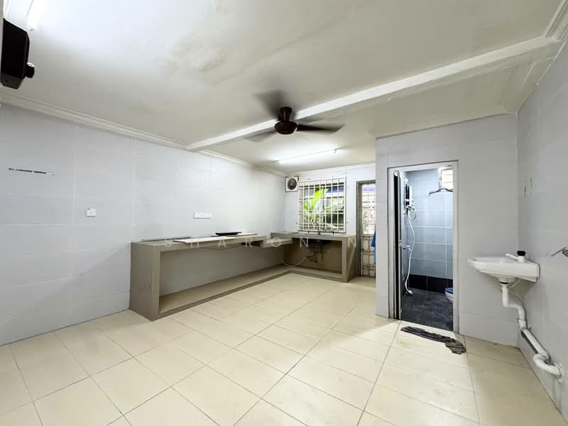 2-storey Terraced House for Sale in Taman Johor Jaya (Johor Bahru) - Sharon Ng - Kitchen - PropertyGuru.com.my