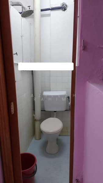 Rumah Flat untuk Dijual di Flat Taman Bukit Angkasa - Fazillah Rahim - Bathroom - PropertyGuru.com.my