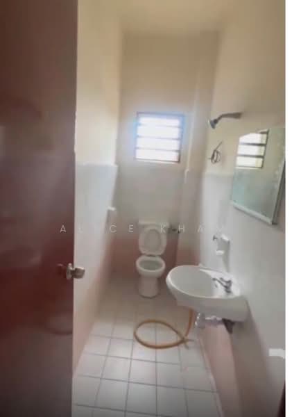 Rumah Berkembar untuk Dijual di Rasah Kemayan (Seremban) - Alice Kham - Bathroom - PropertyGuru.com.my