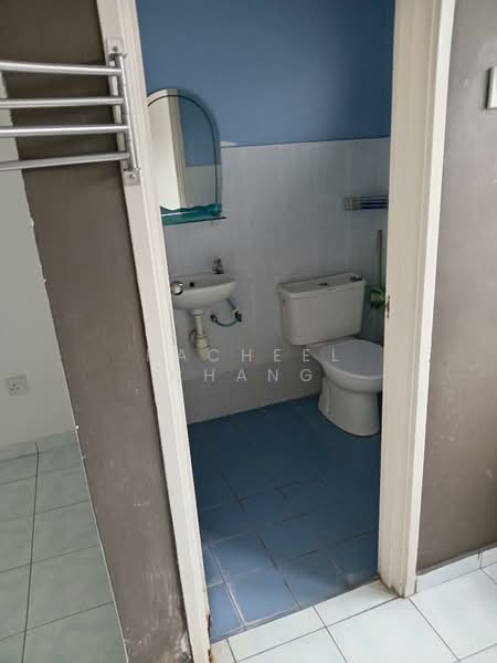 Rumah Bandar untuk Disewa di Kampung Desa Aman (Sungai Buloh) - Racheel Chang - Bathroom - PropertyGuru.com.my